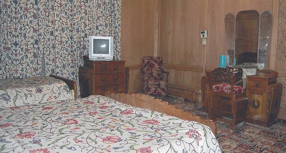 Ritz Houseboat, Srinagar 3
